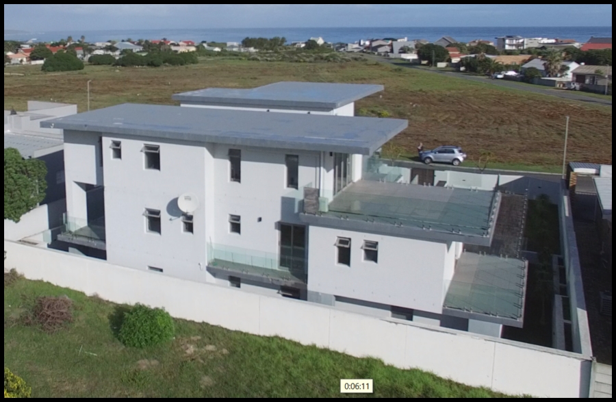 7 Bedroom Property for Sale in Perlemoenbaai Western Cape